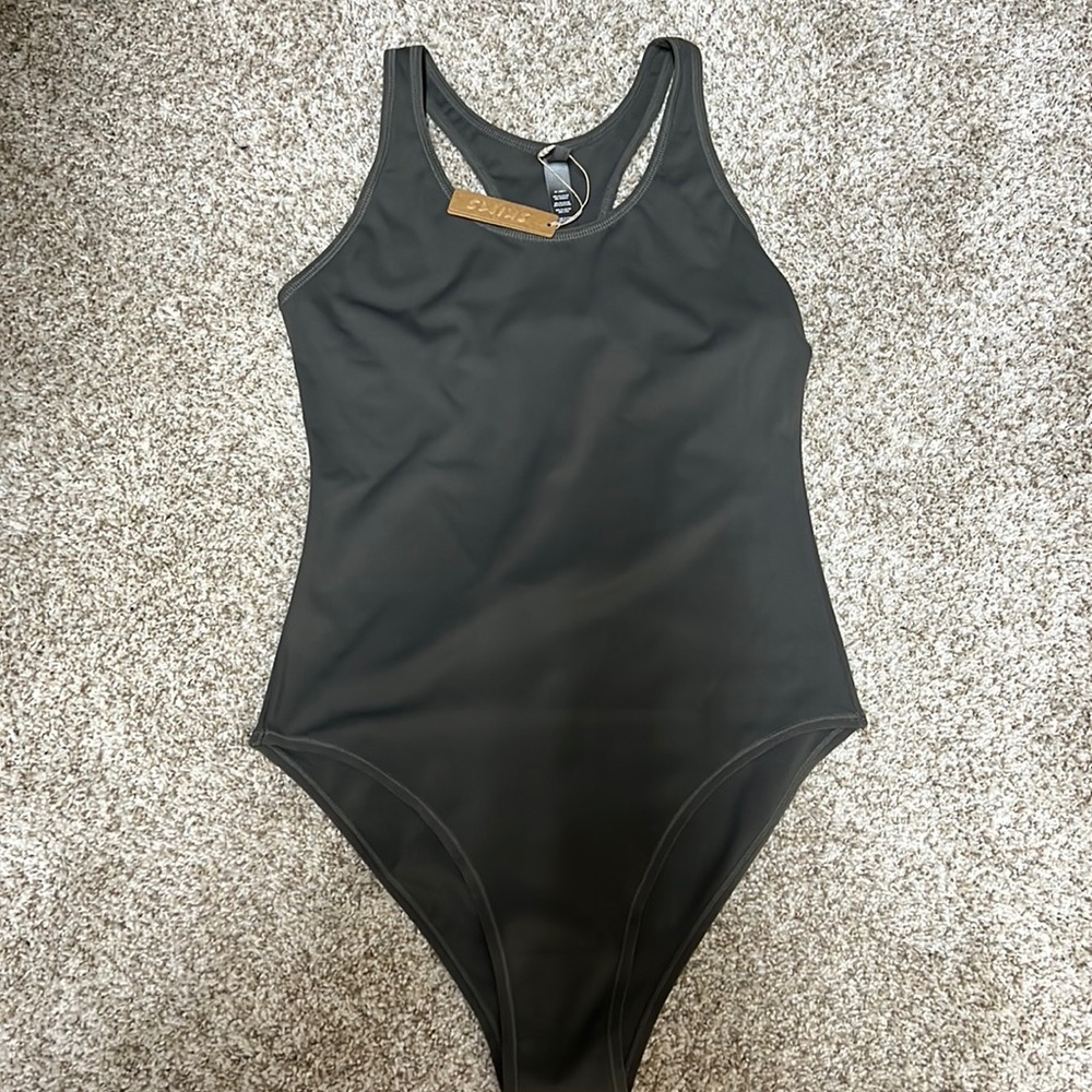 Skims Utility Sport Scoopneck Bodysuit